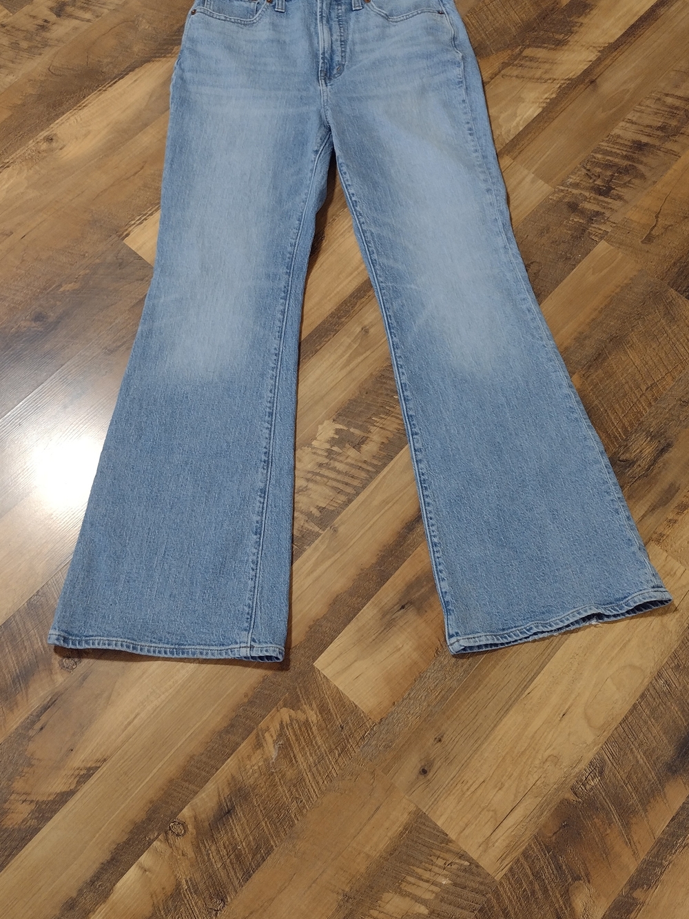 Light Wash High-Rise Vintage Inspired Women's Jeans Size 28 - Picture 2 of 16